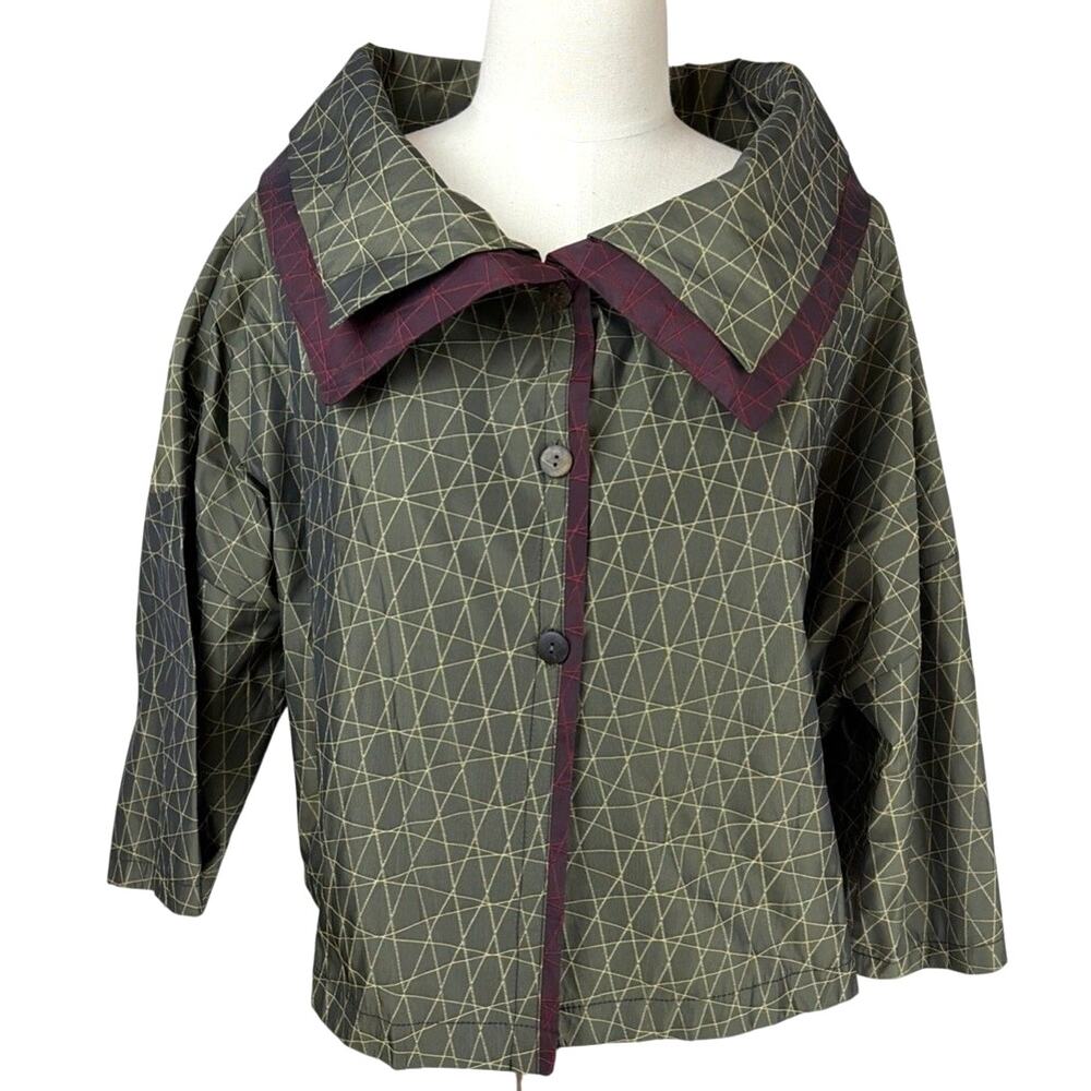 NWT Luukaa Dream Green and Maroon Stitch Detail Parachute Cropped Jacket Size S